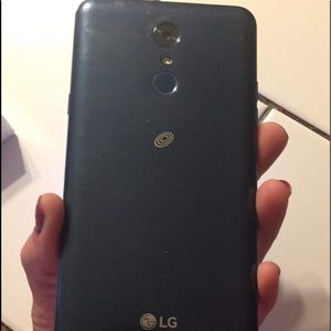 Lg stylo 4 phone it’s blue